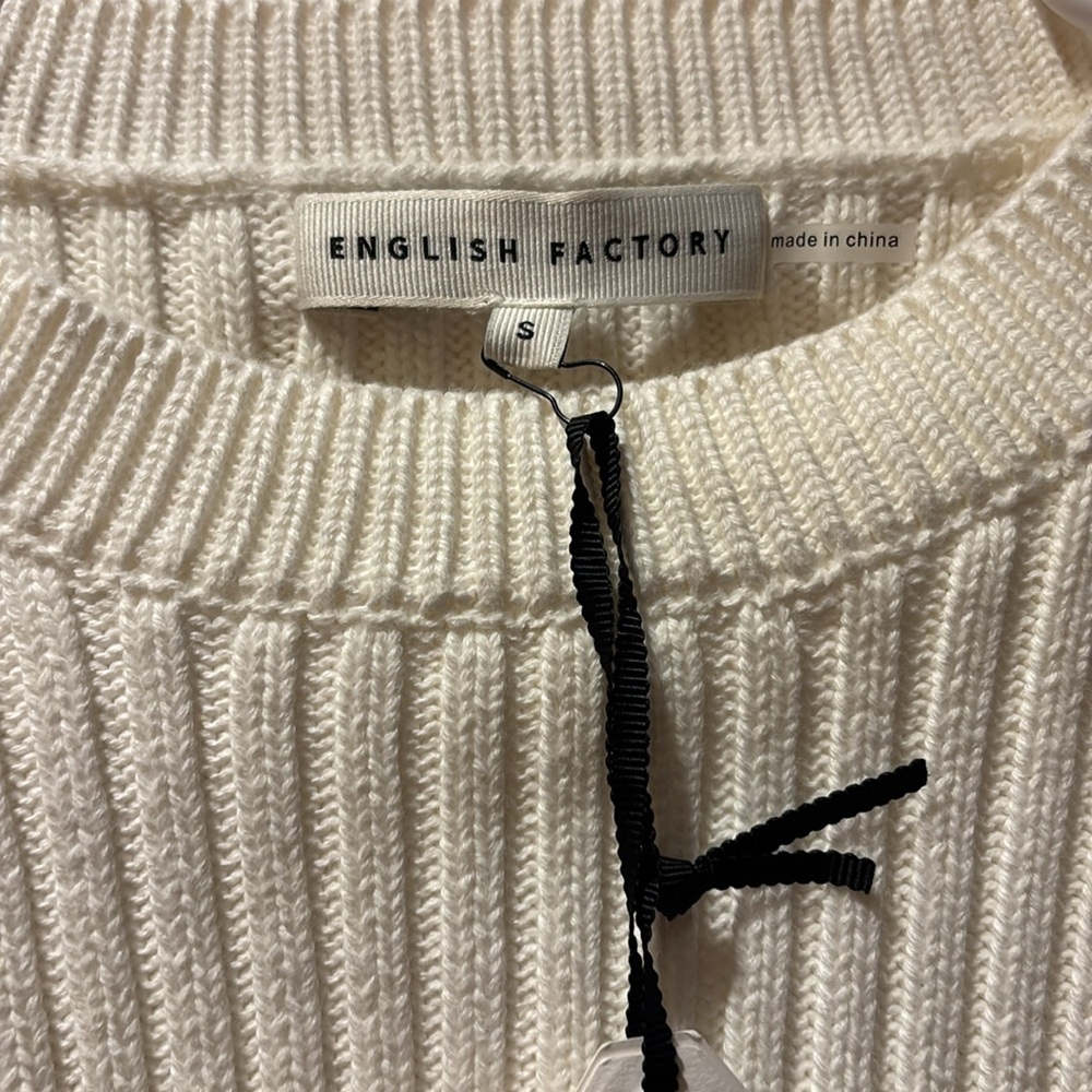 Cropped Ribbed Knit Sweater - Picture 3 of 4